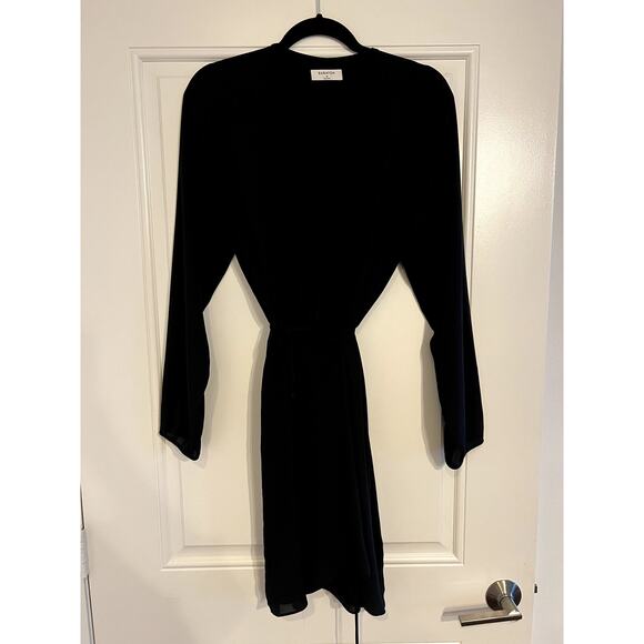 Aritzia Dresses & Skirts - Aritzia Babaton wrap dress in Japanese crepe